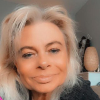 Jeg er en frisk pige på 51 år 
Jeg søger en frisk mand, med gode humor. 
Jeg kan godt li ... chat med Christina, en Kvinde fra Brøndby Strand. Stort chat-forum.
